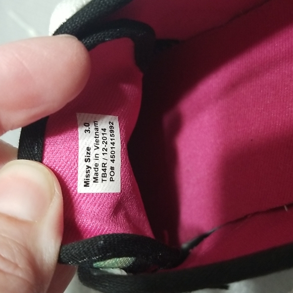 Vans - Picture 10 of 15